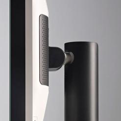 Seitenansicht eines modernen Monitors mit schwarzem Standfuß und schmalem Gehäuse.