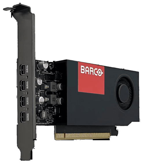 Grafikkarte mit BARCO-Logo, mehreren Anschlüssen und einem Kühler auf der linken Seite, montiert auf einem PCIe-Steckplatz.